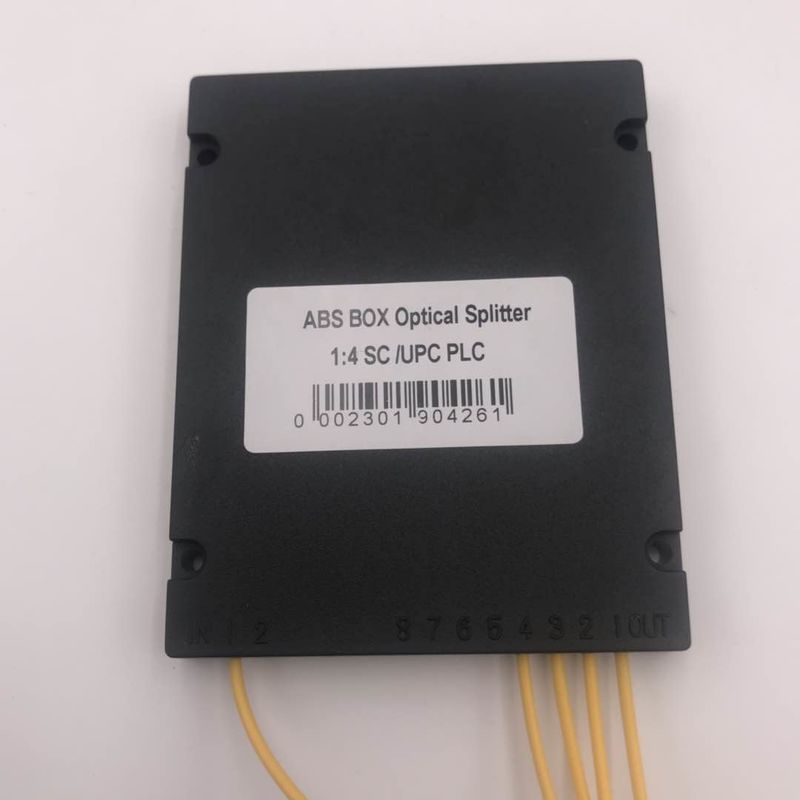 Perte par insertion optique du bas du diviseur de PLC de fibre d'EPON GPON 1 * 4 avec le connecteur