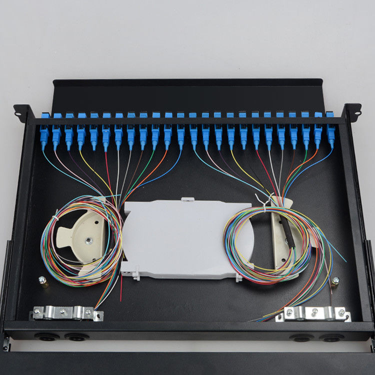 Port optique du tableau de connexions de fibre de FTTH ODF 48 tiroir de bâti de support de rail de glissière de 19 pouces