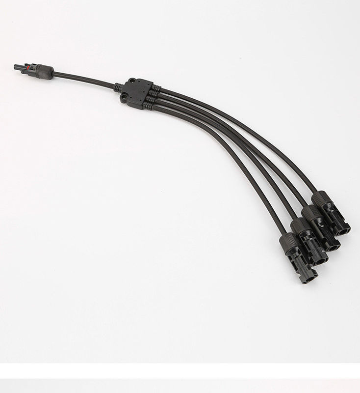 IP68 solaire du tuyau d'embranchement de MC4 Y 1 à 4 pour la production d'électricité